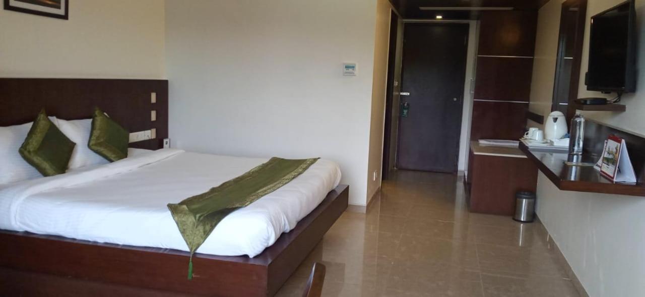 Rns One Hotel Subrahmanya Ngoại thất bức ảnh