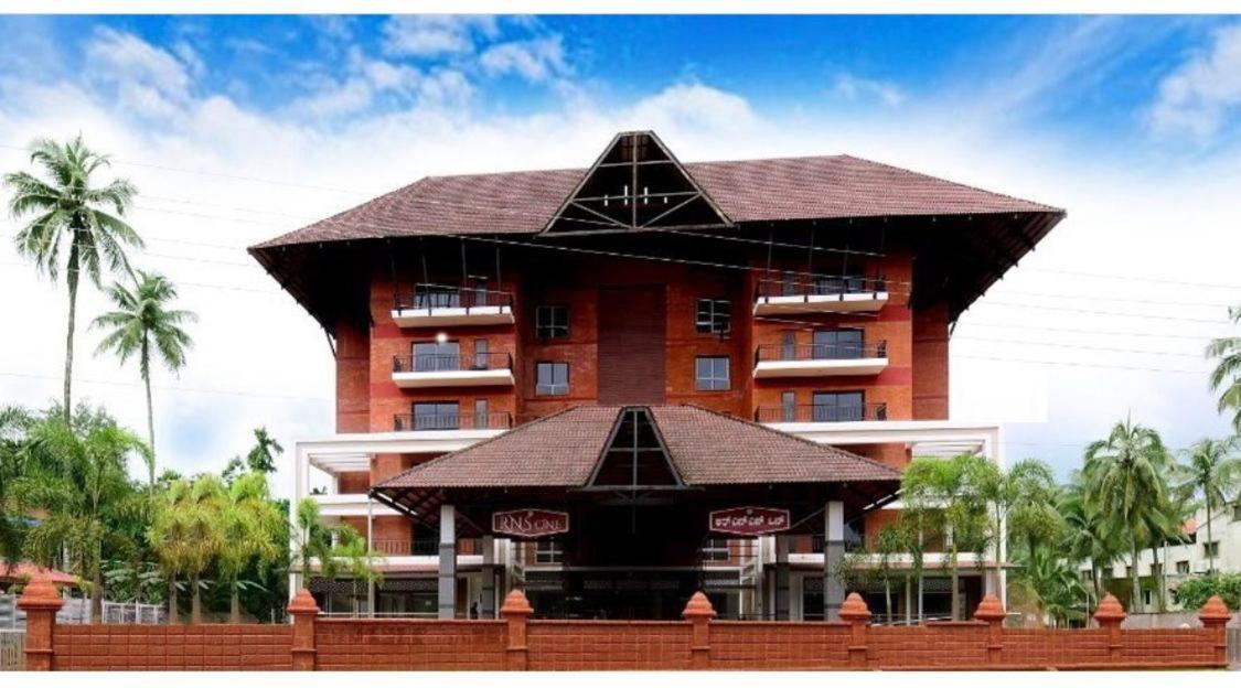 Rns One Hotel Subrahmanya Ngoại thất bức ảnh
