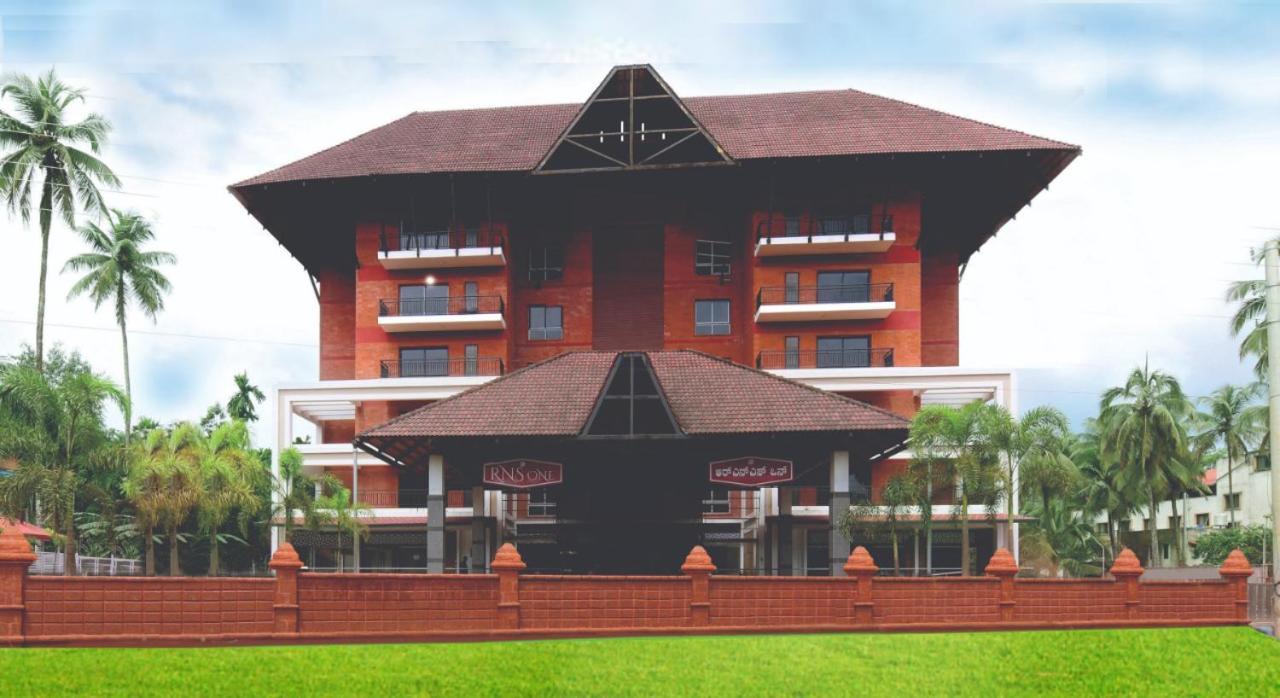 Rns One Hotel Subrahmanya Ngoại thất bức ảnh