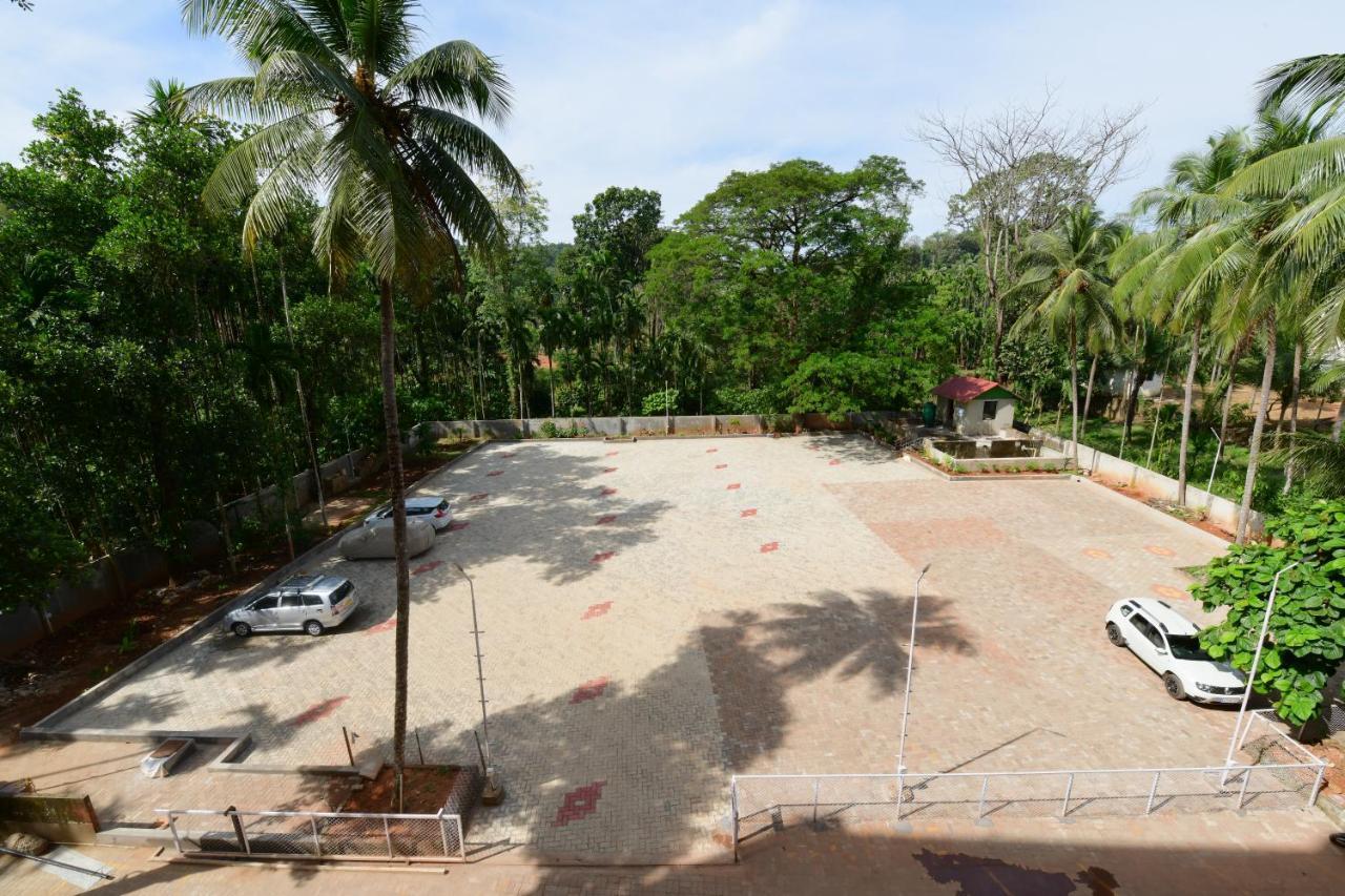 Rns One Hotel Subrahmanya Ngoại thất bức ảnh